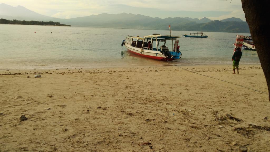 Lima Bintang Hotel Gili Trawangan Exterior photo