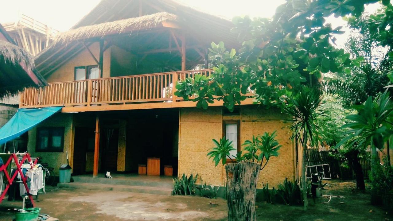 Lima Bintang Hotel Gili Trawangan Exterior photo